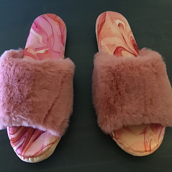 INC slippers - Picture 1 of 6